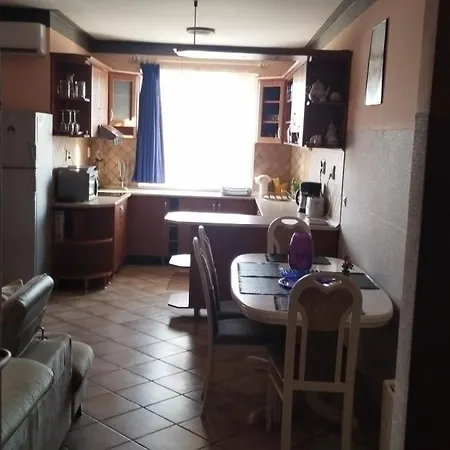Tommy Apartment *