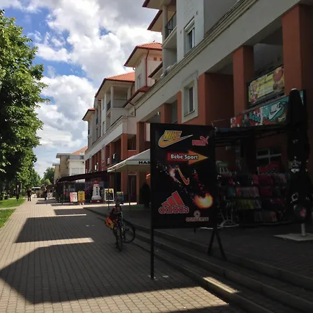 Tommy アパート *